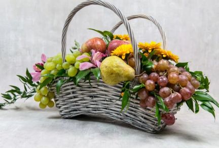 наталья:  Корзина с цветами и фруктами