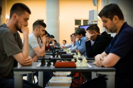 Макс Луговской:  Тренер по шахматам (Международный гроссмейстер)