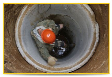 септик из бетонных колец 2х2. септик из колец. бетонные кольца на участке. яма шамбо. колодец септик.