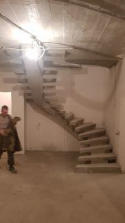 Игорь :  Монолитные бетонные лестницы