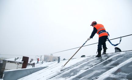 Владимир:  Уборка снега с крыш