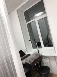Специалист по бровям и ресницами
