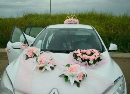 Залия:  Прокат свадебных украшений на машину