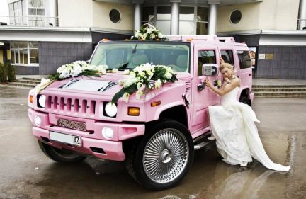 Валерий:  Более 100 Свадебных автомобилей в аренду