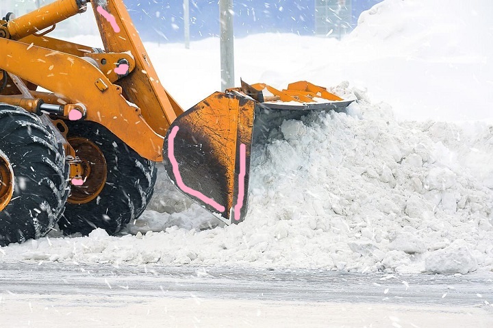 Уборка снега с улиц, вывоз снега, утилизация снега.