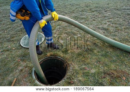 Александр:  Ассенизатор , помпа ,откачка канализаций  в Ярославле 