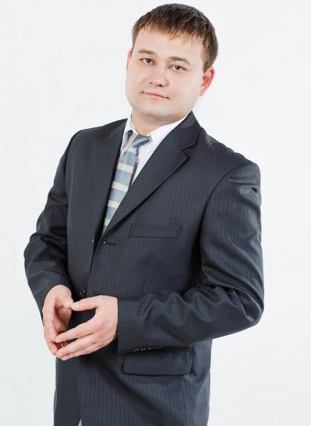 Евгений:  Адвокат и юрист в Пировском