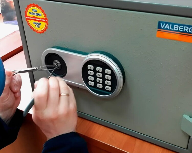 Вскрытие сейфа