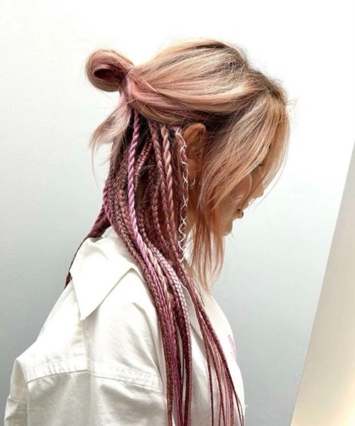 Д.е. косы, дреды, дредо-кудри, косы со свободны концом. 