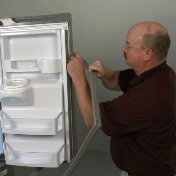 Юра:  Мастер по ремонту холодильников Ярославль