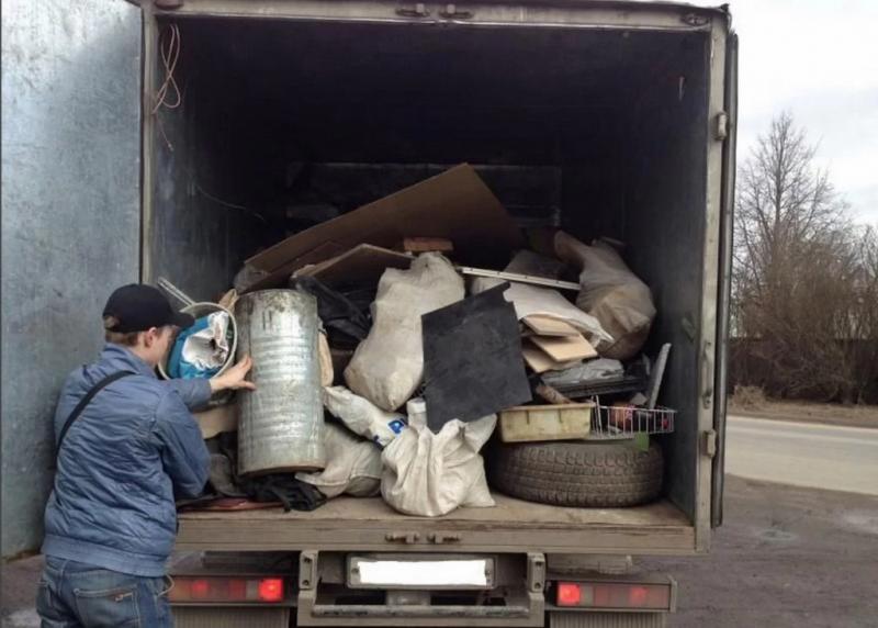 Сергей :  Вывоз строительного мусора и различного хлама на свалку