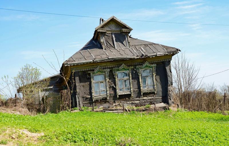 Сергей:  Помощь в покупке и ремонте старого дома в деревне