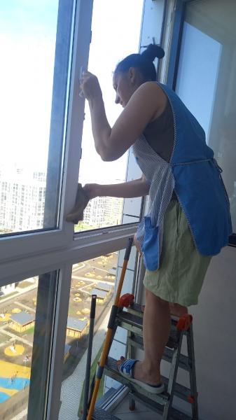 Дмитрий М:  Помою окна. Уборка. Чистые окна. Мойка окон. Мытье окон