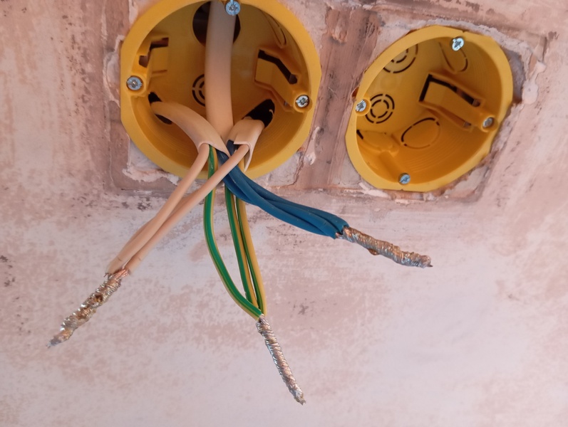 Монтаж электро проводки. 