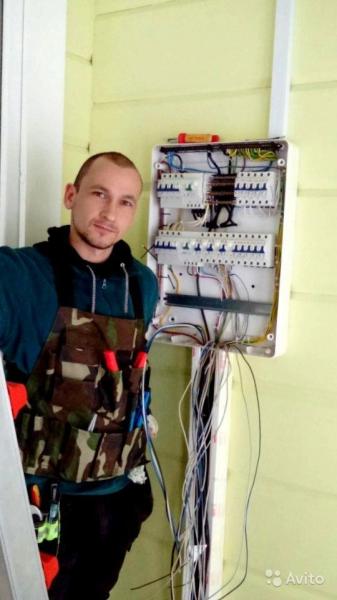 Дмитрий:  Услуга Электрика 