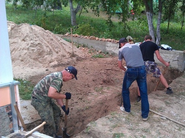 Андрей:  Земельные работы Услуги землекопов