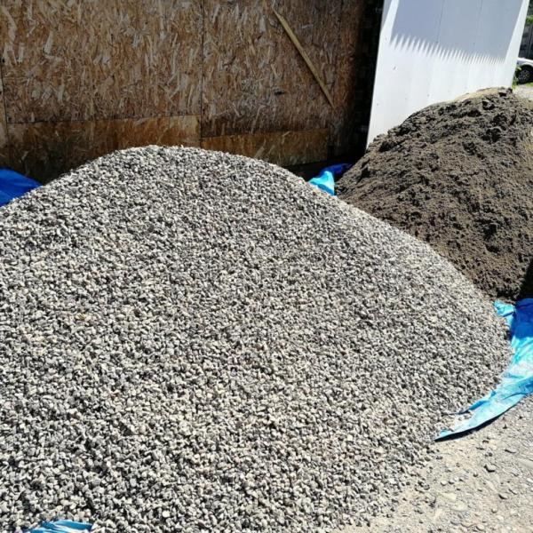Иван:  Доставка ПГС, песок, отсев, щебень от 1т до 3 тонн 