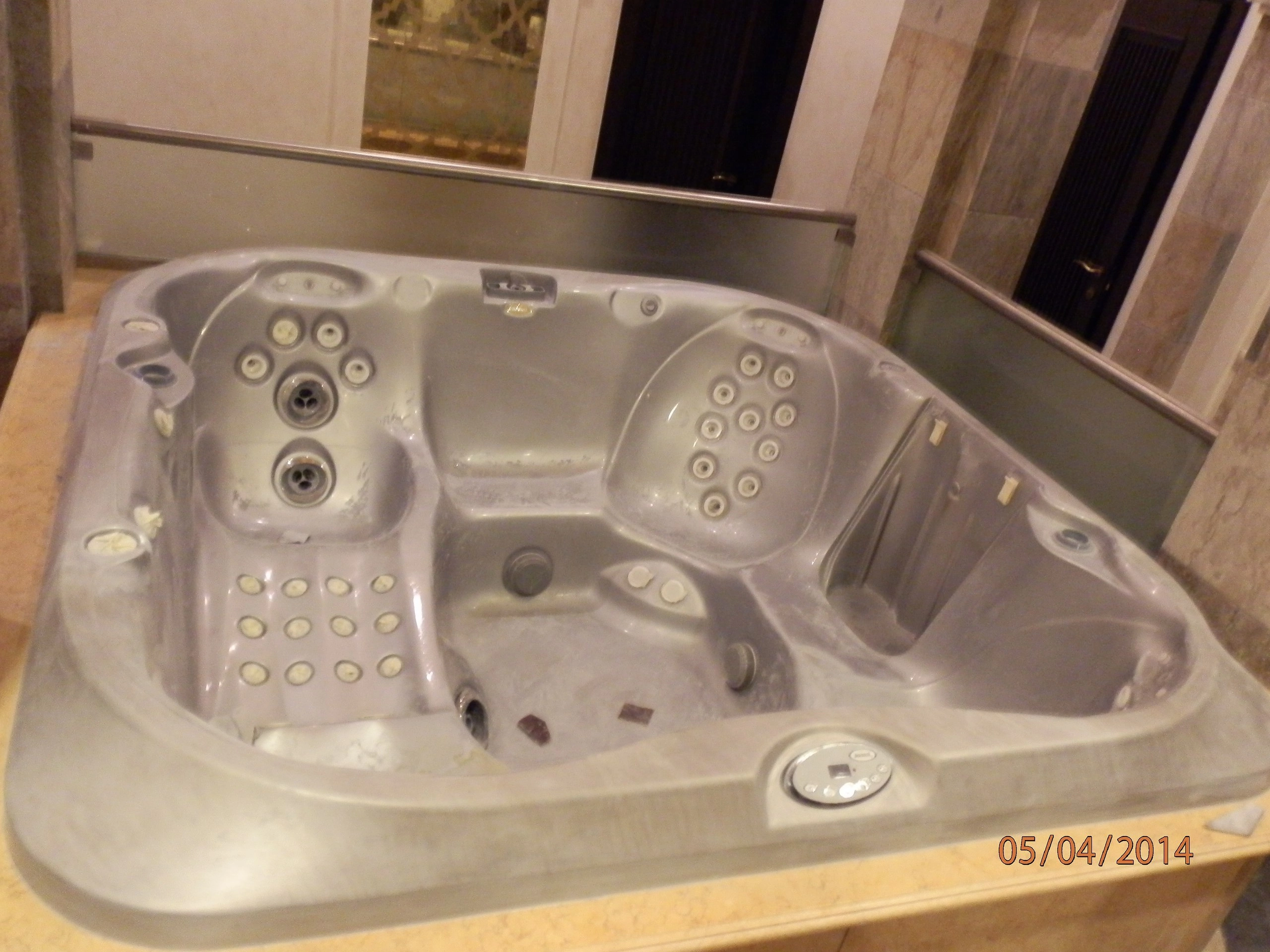 Артур:  Ремонт и реставрация гидромассажных ванн 
