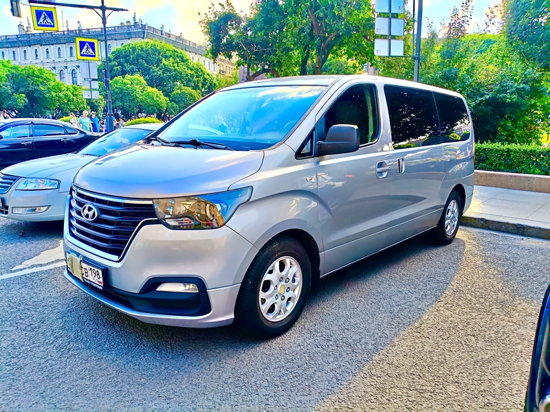 Аренда минивэна с водителем, минивэн такси (7 пасс. мест)
