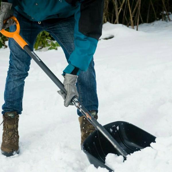 Денис Александрович:  Предоставим рабочих на уборку снега. 