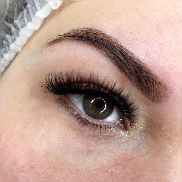 Оформление бровей 