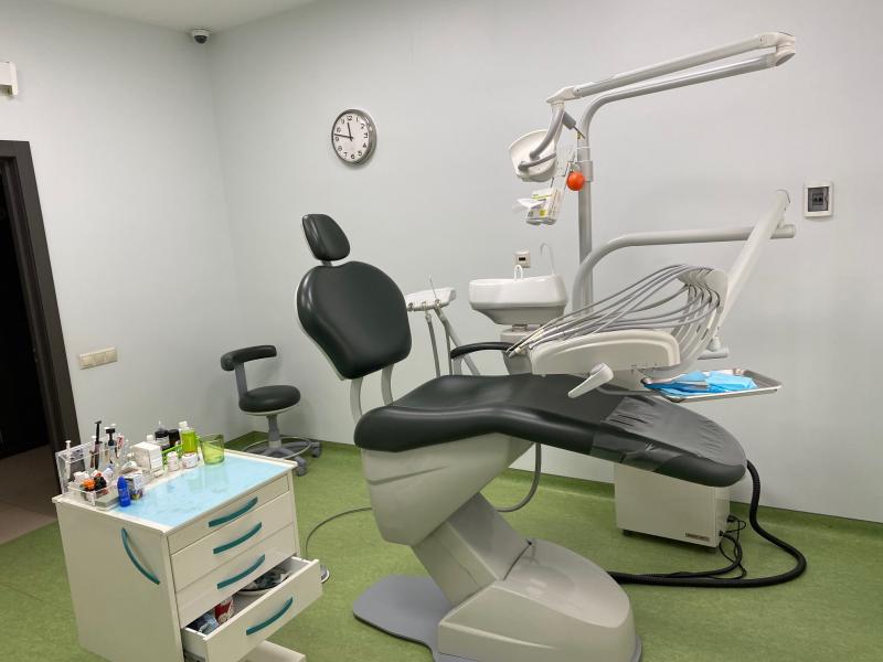 Дмитрий:  Аренда стоматологического кресла