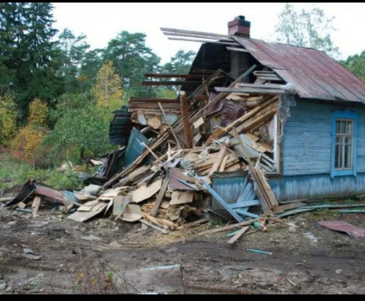 Михаил:  Сломаем дом сарай и ветхие строения