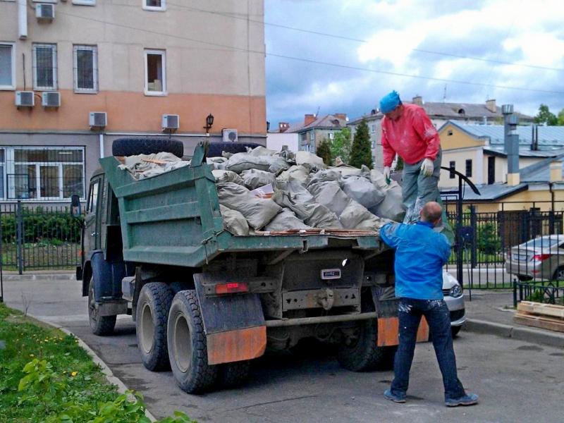 Уборка мусора НН:  Аренда ломовоза, Вывоз мусора
