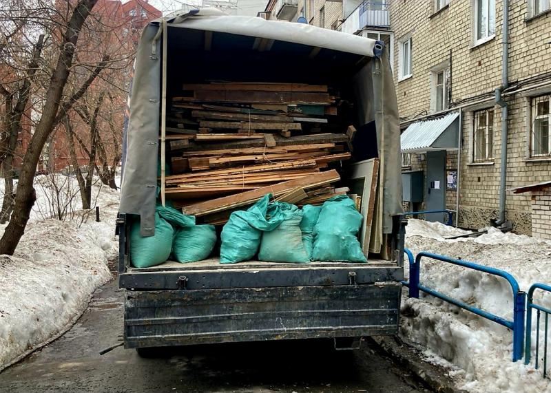 Владислав:  Вывоз мусора старой мебели,вывезу строительный мусор, хлам. 