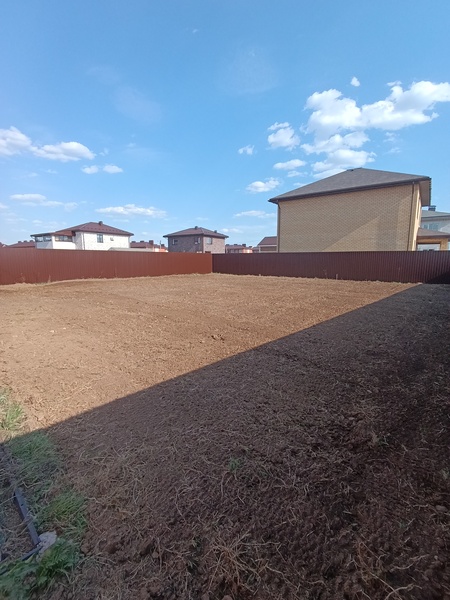 Вспашка земли минитрактором 