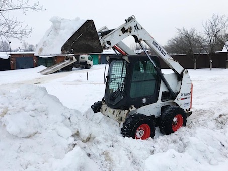 Андрей:  Аренда трактора Бобкэт  в Подольске уборка снега чистка