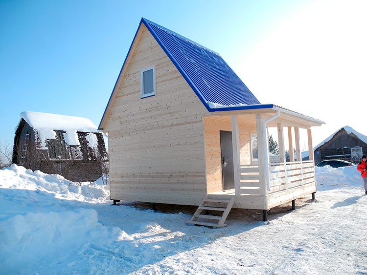 Строители дачных домов под ключ. Плотники
