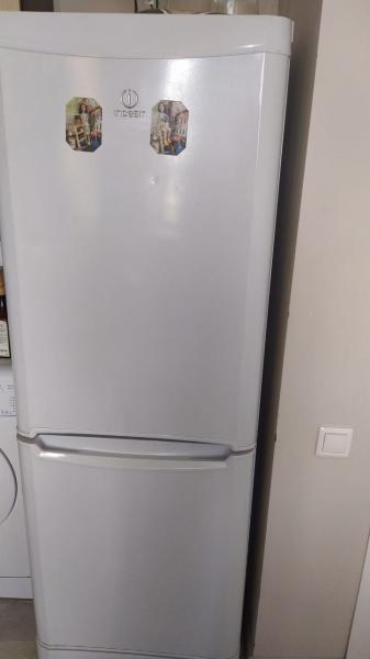 Роман:  Ремонт холодильников 