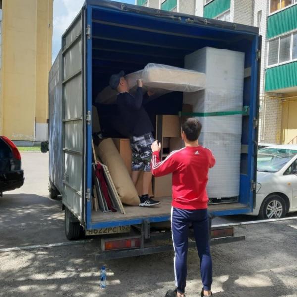 Уборка мусора НН:  Перевозка мебели на дачу с грузчиками в Нижнем Новгороде