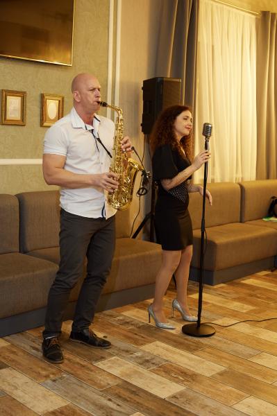 Екатерина Березкина Дуэт Уютный веч:  Ведущая и саксофонист на ваш праздник