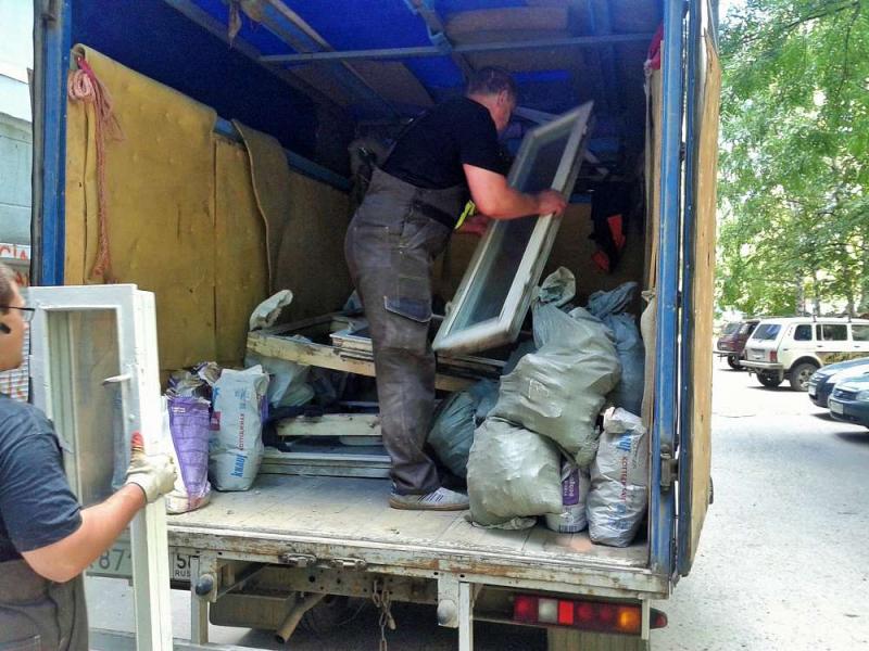 Перевозки НН:  Вывоз мусора из квартиры Газелью и самосвалом