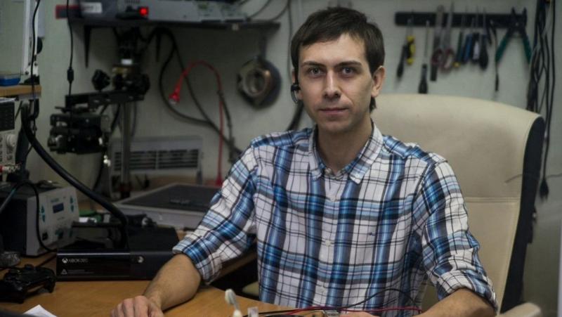 Леонид:  Компьютерный мастер, компьютерная помощь, выезд на дом.