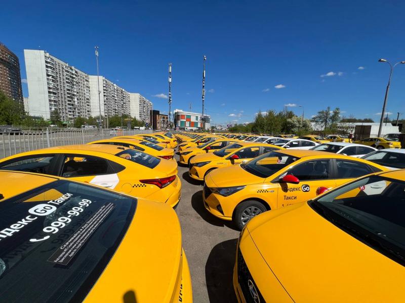 Александр:  Аренда автомобилей под такси в Москве