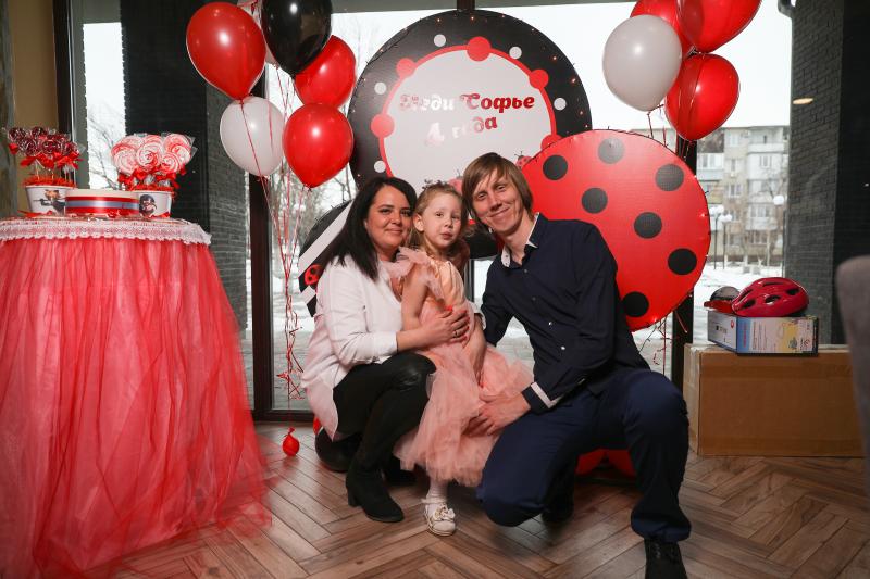  Фотозона на праздник: юбилей, выпускной. Украшение шарами. 