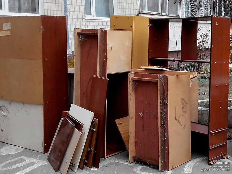 Сергей:  Утилизация мебели, вывоз мусора.