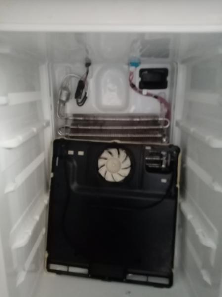 Олег:  Ремонт холодильников и морозильных камер любой сложности 