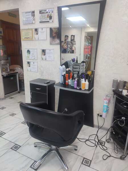 сдам в аренду место в парикмахерской