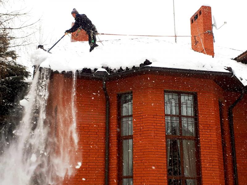 Антон:  Уборка снега с крыш Истра