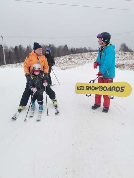  обучение горным лыжам и сноуборду.