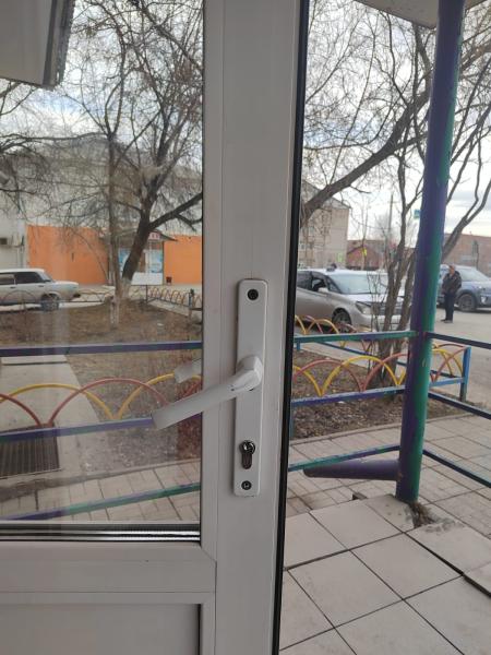 Дмитрий:  Ремон и регулировка пластиковых окон и дверей