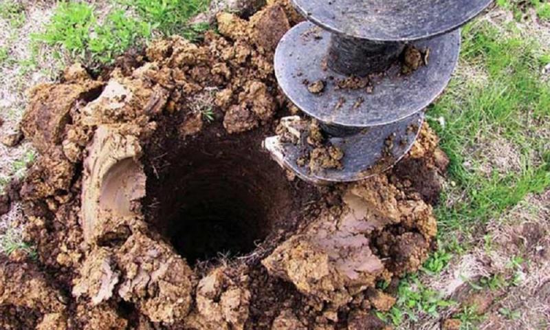 Андрей:  Услуги Ямобура. Бурение лунок под столбы. Ямобур