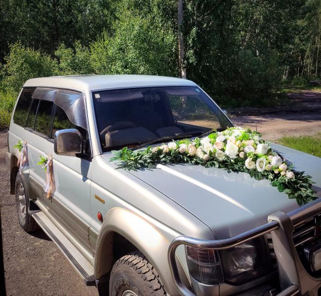 Юлия:  Прокат/ аренда свадебных украшений на машину