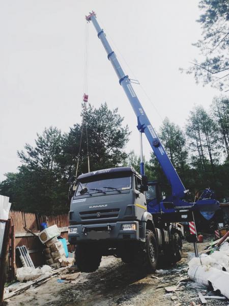 денис:  Автокран на базе камаз г/п 25 тонн вылет стрелы 33 метра