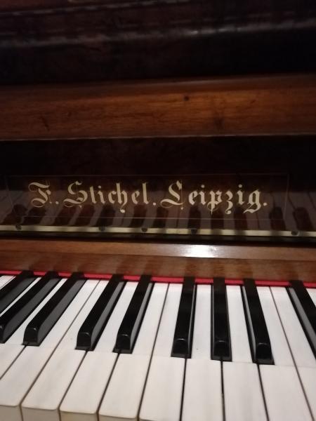 Михаил:  Настройка пианино, роялей, фортепиано