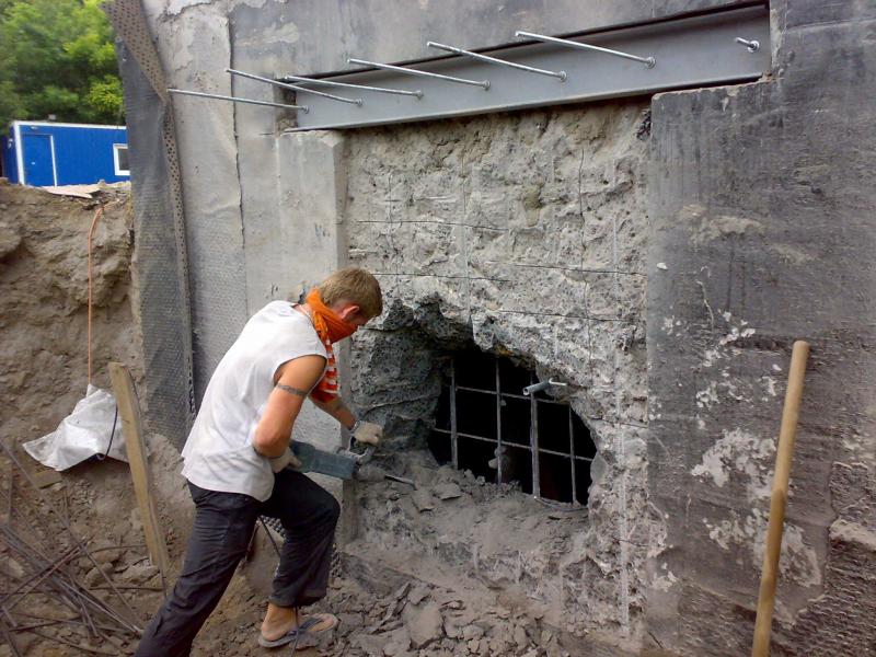 Вячеслав:  Демонтаж перегородок, стен, сооружений, зданий, конструкций 